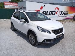 Branco Usado 2018 Peugeot 2008 Style SUV | € 12.500 (Preço justo)