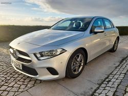 Cinza Usado 2019 Mercedes A180 Style Citadino | € 23.980 (Preço justo)
