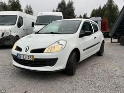 Branco Usado 2007 Renault Clio II Dynamique Sedan | € 3.900 (Bom preço)