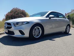 Cinzento Usado 2020 Mercedes A180 Progressive | € 24.300 (Super Preço)