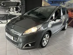 Cinzento Usado 2015 Peugeot 5008 Business-Line Monovolume | € 11.800 (Bom preço)