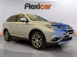 Cinza Usado 2017 Mitsubishi Outlander Intense SUV | € 19.480 (Preço justo)