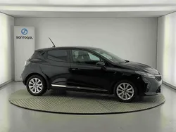 Preto Usado 2024 Renault Clio V Evolution | € 18.300 (Preço justo)