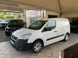 Branco Usado 2018 Peugeot Partner Monovolume | € 12.950 (Preço justo)