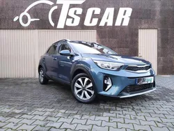 Azul Usado 2022 Kia Stonic SUV | € 15.480 (Preço justo)