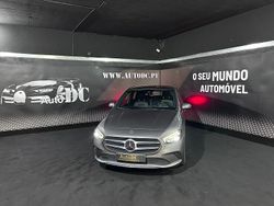 Cinza Usado 2021 Mercedes B180 Progressive Monovolume | € 23.990 (Preço justo)