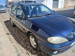 Usado 2001 Renault Mégane Sedan | € 1.200