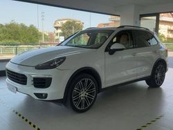 Branco Usado 2015 Porsche Cayenne SUV | € 47.500 (Caro)