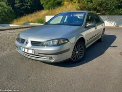 Cinza Usado 2009 Renault Laguna III Sedan | € 2.750
