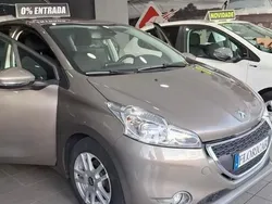 Cinza Usado 2014 Peugeot 208 Active Citadino | € 8.900 (Preço justo)