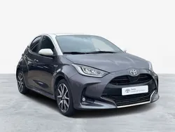 Cinzento Usado 2021 Toyota Yaris Hybrid | € 26.500