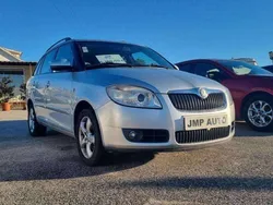 Cinza Usado 2010 Skoda Fabia Classic Carrinha | € 5.750 (Preço justo)