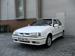 Branco Usado 1995 Renault R9 Sedan | € 875
