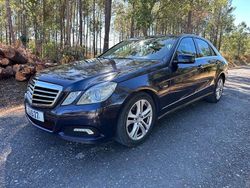 Usado 2010 Mercedes E250 Avantgarde Sedan | € 12.500 (Preço elevado)