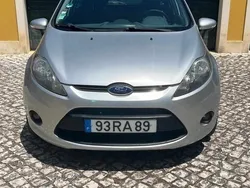 Cinzento Usado 2010 Ford Fiesta Citadino | € 6.100 (Preço justo)