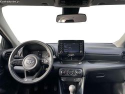 Cinza Usado 2023 Toyota Yaris Comfort | € 17.750 (Preço justo)