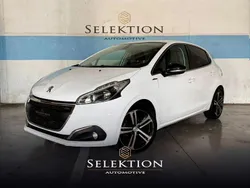 Branco Usado 2016 Peugeot 208 GT-line Citadino | € 10.900 (Preço justo)