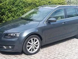 Cinzento Usado 2014 Skoda Octavia Carrinha | € 10.750 (Preço justo)