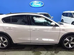 Bege Usado 2021 Ford Focus Active X Sedan | € 19.900 (Preço justo)