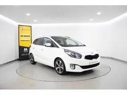 Branco Usado 2014 Kia Carens Monovolume | € 13.180 (Preço elevado)