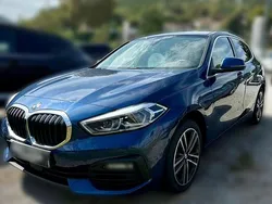 Azul Usado 2022 BMW 116 Luxury Line Citadino | € 23.950 (Preço justo)