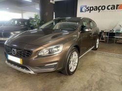 Outra Usado 2015 Volvo V60 CC Carrinha | € 17.950