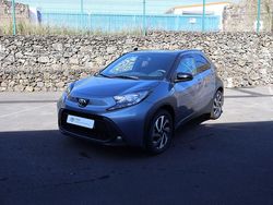 Azul (pintura metalizada) Usado 2024 Toyota Aygo Pulse Citadino | € 19.500 (Preço justo)