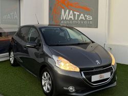 Cinza Usado 2013 Peugeot 208 Active Citadino | € 8.999 (Preço justo)