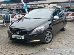 Preto Usado 2015 Volvo V40 Kinetic Carrinha | € 14.990 (Preço justo)