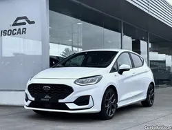 Branco Usado 2022 Ford Fiesta ST-Line Citadino | € 15.500 (Bom preço)