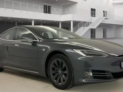 Cinzento Usado 2018 Tesla Model S Sedan | € 30.990 (Preço justo)
