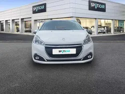 Branco Usado 2017 Peugeot 208 Style Citadino | € 9.900 (Bom preço)