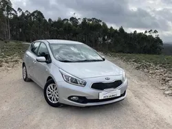 Cinzento Usado 2015 Kia Ceed Citadino | € 10.800