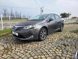 Cinzento Usado 2011 Toyota Avensis | € 9.750 (Preço justo)