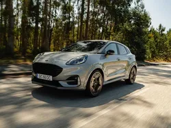Cinzento Usado 2023 Ford Puma | € 23.490 (Preço justo)