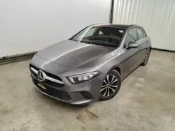 Cinzento Usado 2019 Mercedes A180 Business Citadino | € 21.750 (Super Preço)