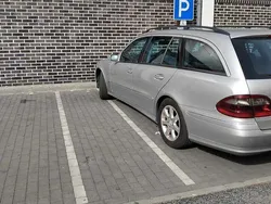 Usado 2003 Mercedes E220 Carrinha | € 4.900