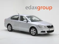 Cinzento Usado 2010 Skoda Octavia | € 5.990 (Bom preço)