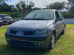 Cinzento Usado 2003 Renault Clio II | € 5.000