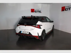 Atlas white Usado 2022 Hyundai i20 | € 30.900
