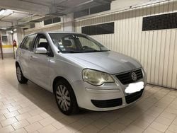 Usado 2005 VW Polo Sedan | € 3.000 (Bom preço)