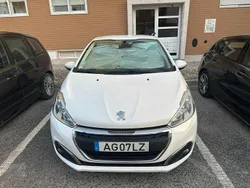 Usado 2018 Peugeot 208 Allure Citadino | € 8.750 (Super Preço)