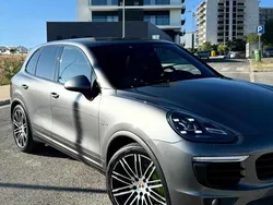 Cinzento Usado 2016 Porsche Cayenne S E-Hybrid SUV | € 49.750 (Preço elevado)