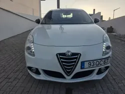 Branco Usado 2015 Alfa Romeo Giulietta Distinctive Citadino | € 12.250 (Preço justo)