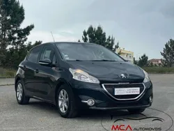 Preto Usado 2012 Peugeot 208 Active Citadino | € 7.990 (Preço justo)