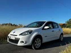Branco Usado 2011 Renault Clio II | € 4.950 (Bom preço)
