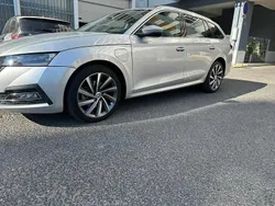 Cinzento Usado 2024 Skoda Octavia Carrinha | € 27.500 (Super Preço)