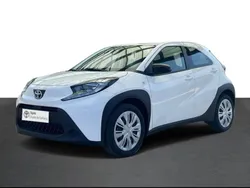 Branco (sólida) Usado 2024 Toyota Aygo X-play Citadino | € 17.750 (Preço elevado)