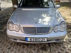 Usado 2001 Mercedes 220 Elegance Sedan | € 5.990