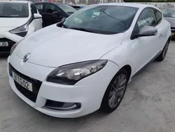Branco Usado 2010 Renault Mégane III Coupé | € 12.900